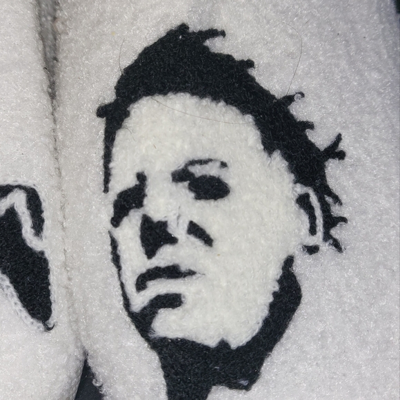 Michael Myers embroidered slippers - Picture 7 of 10